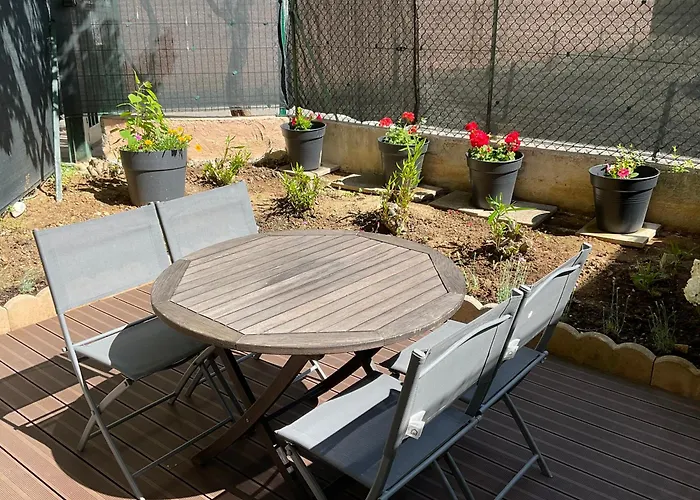 Luxury One Bedroom With Garden