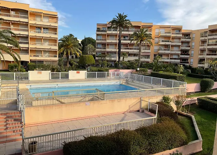 Luxury One Bedroom With Garden